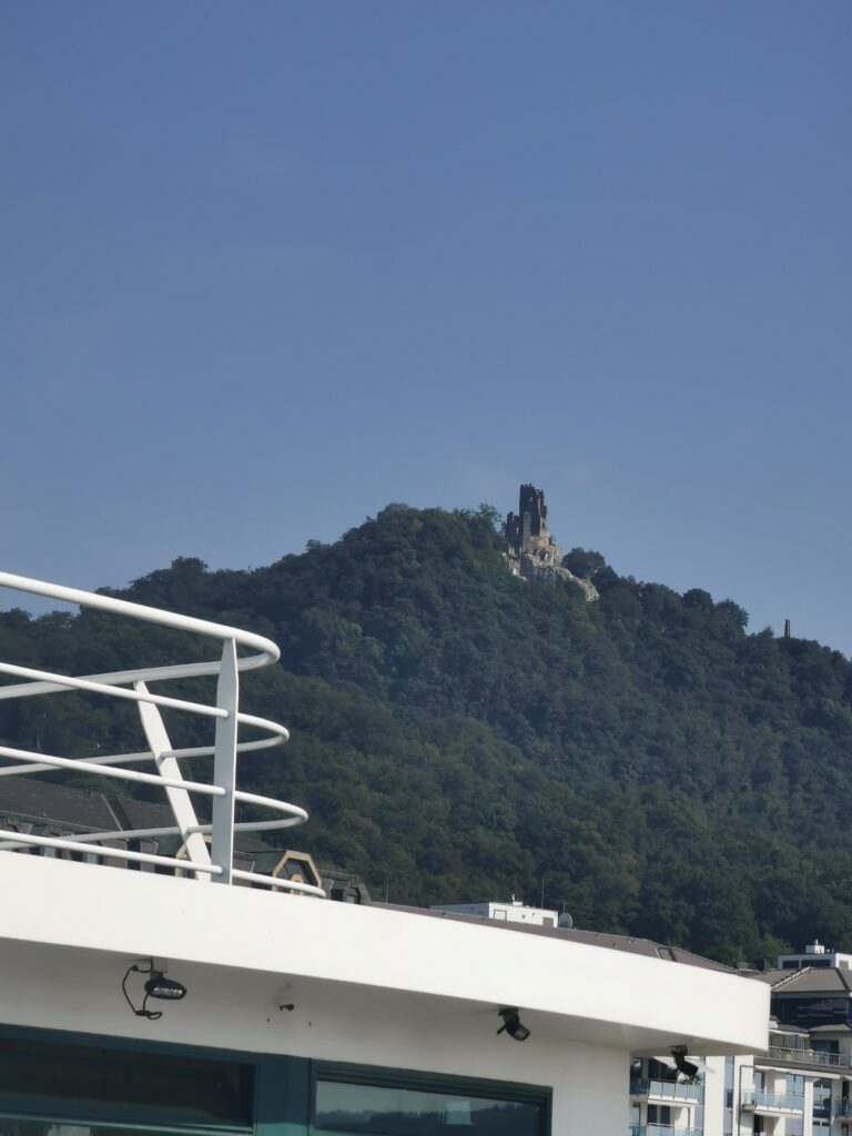 Ruine Drachenfels (von Fähre)